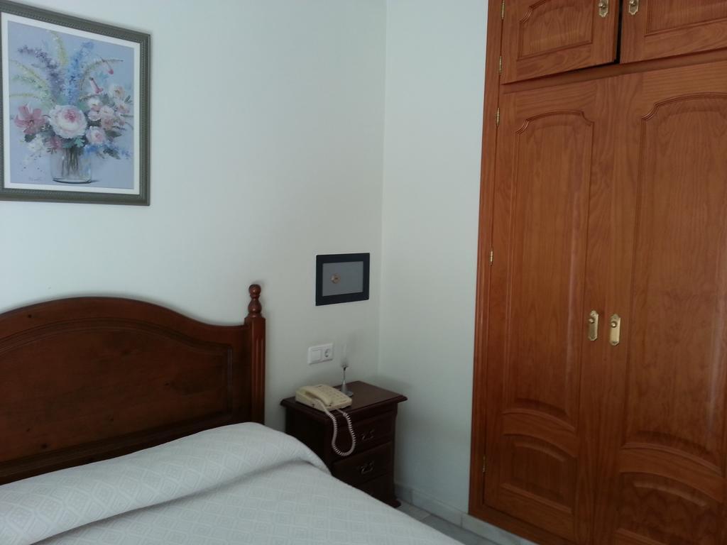 Hotel La Morena Fuengirola Room photo